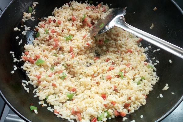 黄金炒饭的做法图解9