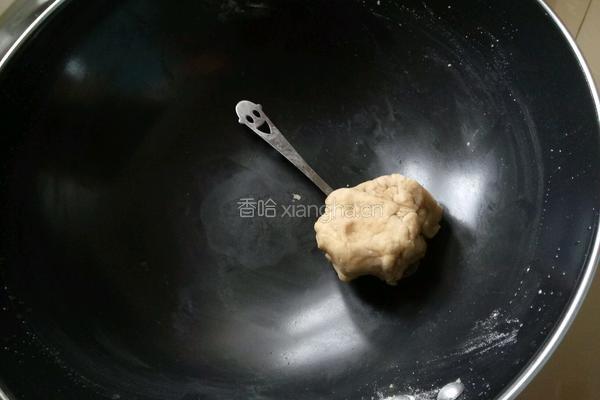 油炸豆沙馅酥饺的做法图解4
