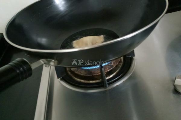 油炸豆沙馅酥饺的做法图解11