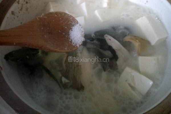 鱼头炖豆腐的做法图解6