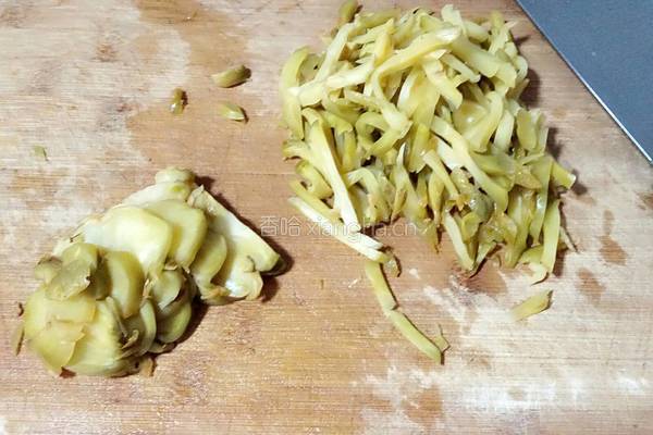 榨菜肉丝的做法图解1