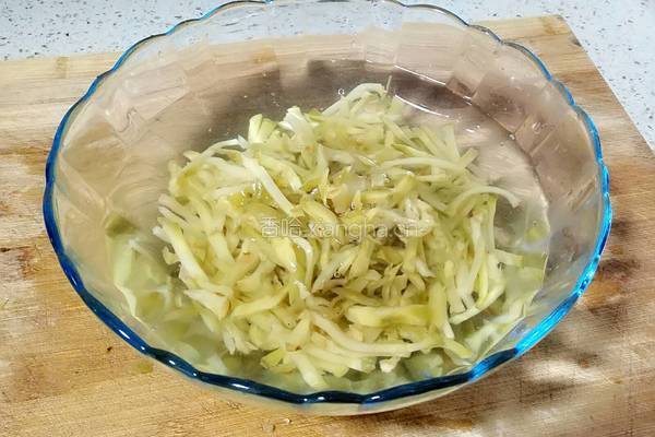 榨菜肉丝的做法图解2