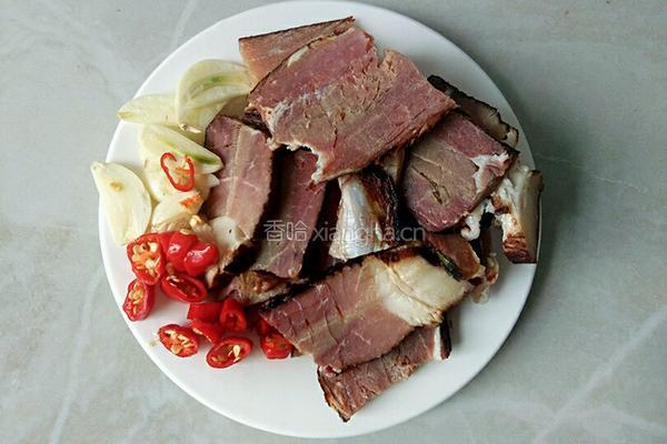 荷兰豆炒腊肉的做法图解1