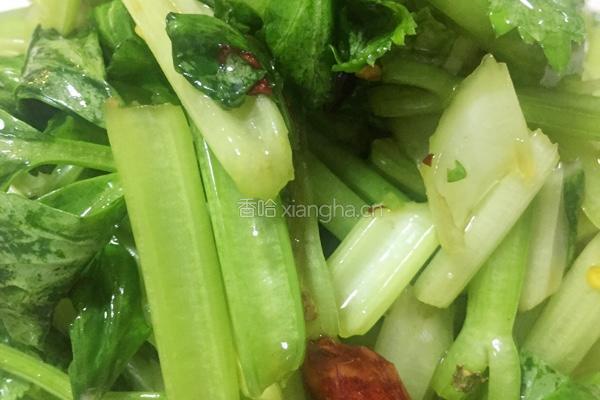 凉拌香芹的做法图解3