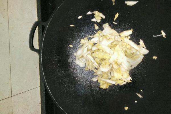 酸菜土豆粉的做法图解2