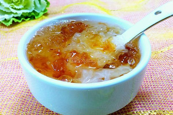 冰糖雪耳燉桃膠的做法图解7