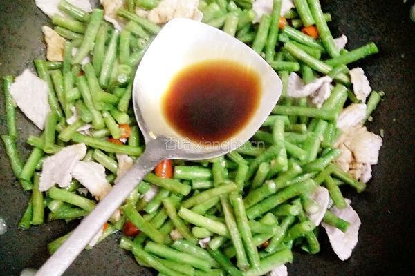 家常瘦肉炒豆角的做法图解6