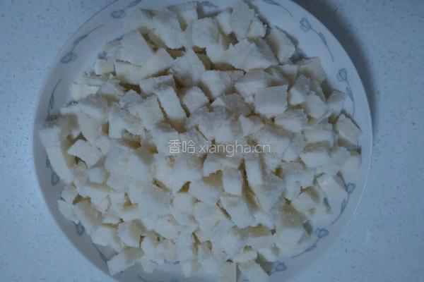 木耳炒馒头的做法图解1
