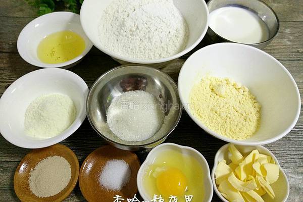 蜜豆杏仁手撕包的做法图解2