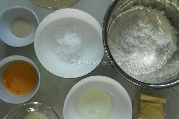 杏仁牛奶排包的做法图解1