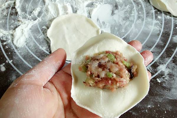 芹菜鲜肉饺子的做法图解7