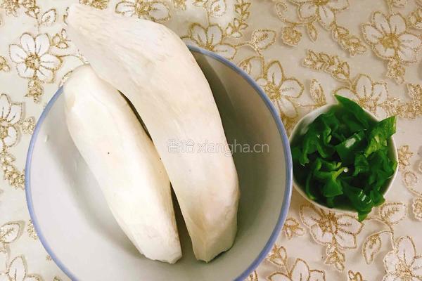 黑椒炒杏鲍菇的做法图解1