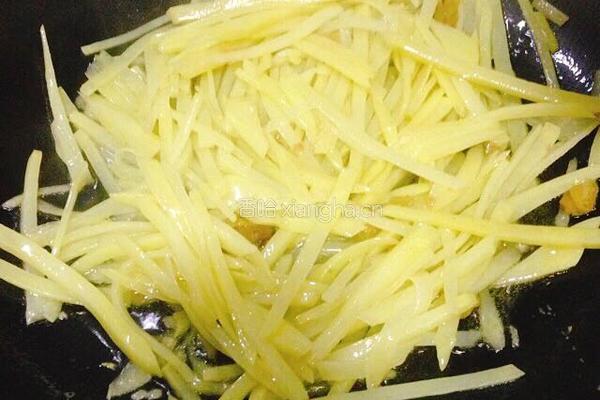 野山椒炒土豆丝的做法图解4