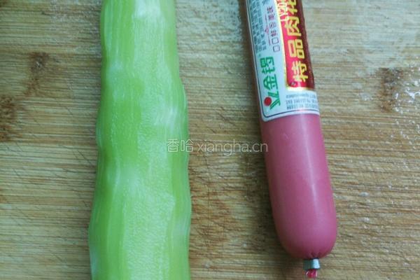 莴苣炒火腿的做法图解1