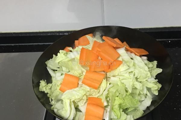 砂锅白菜肥牛卷的做法图解5