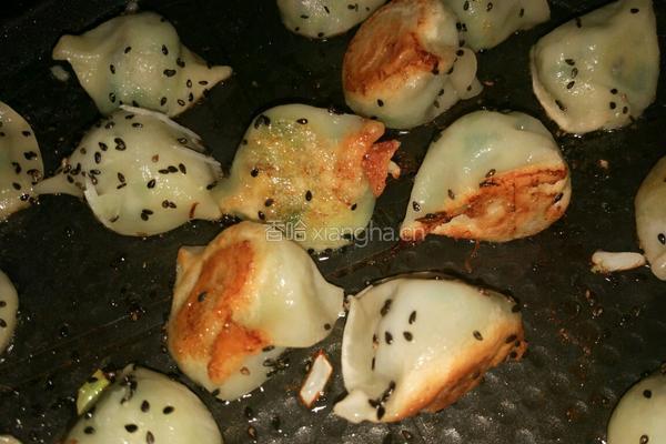 生煎速冻饺子的做法图解3