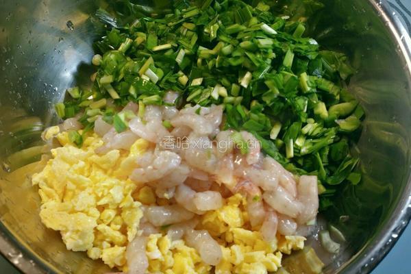韭菜鸡蛋虾仁饺子馅的做法图解6