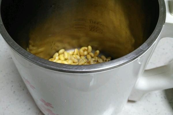 豆浆和炸馒头片的做法图解3