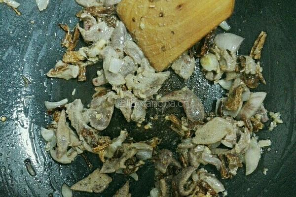 白菜炒猪肝的做法图解4