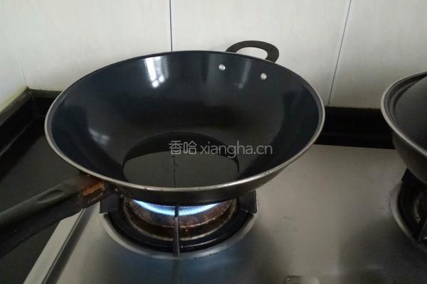 甜味南瓜炒糯米饭的做法图解1