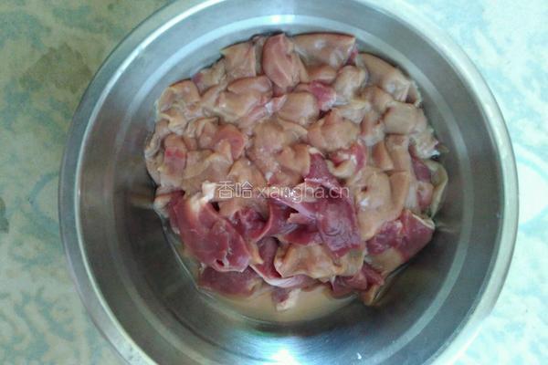 鱼泡猪腰粥的做法图解2