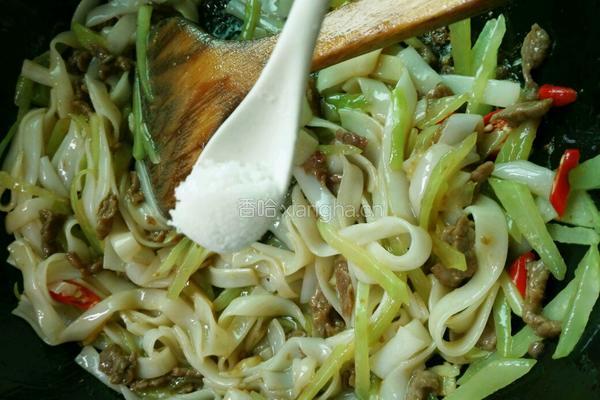 莴苣牛肉炒河粉的做法图解8
