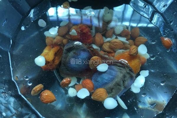 南北杏菜干瘦肉汤的做法图解3