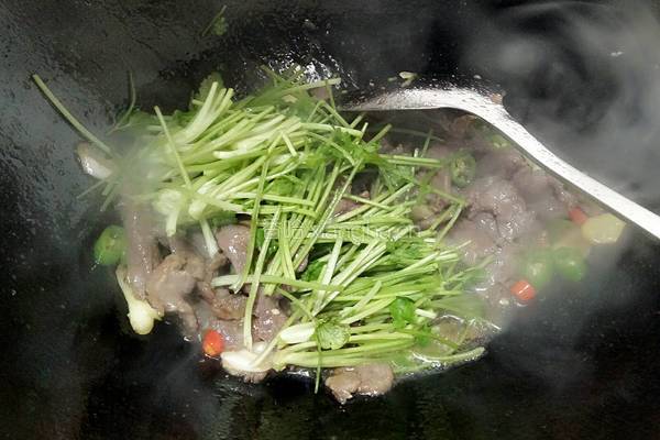 小炒馿肉的做法图解9
