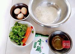 芹菜胡萝卜软饼（家常版）的做法图解1