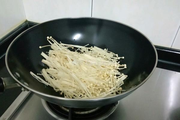 炒金针菇的做法图解4