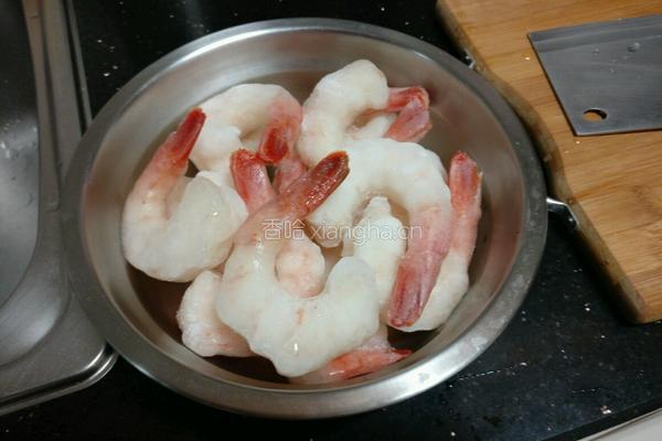 宫保虾球的做法图解1