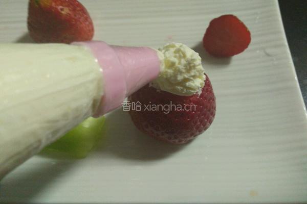 草莓圣诞老人的做法图解8