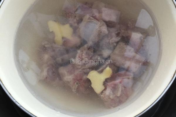 淮山排骨汤的做法图解3