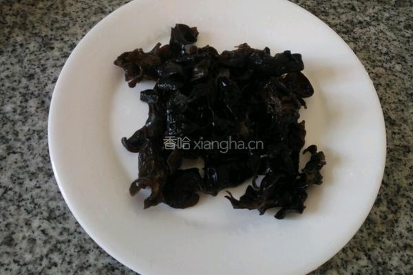 芸豆丝炒木耳的做法图解4