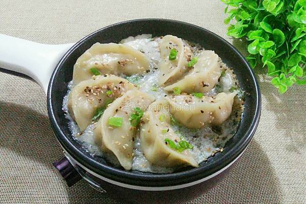 小熊煎锅芹菜鲜肉煎饺的做法图解16