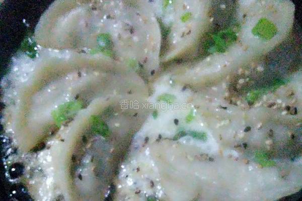 小熊煎锅芹菜鲜肉煎饺的做法图解13