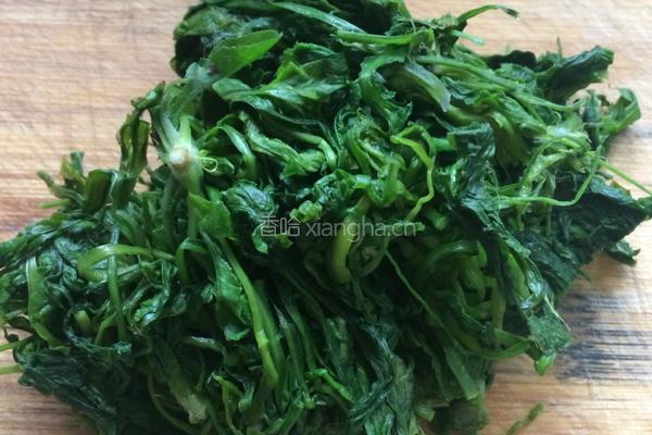 荠菜鲜肉小笼包的做法图解3