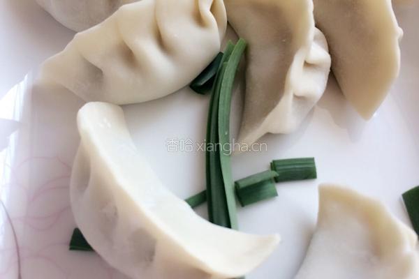 荠菜鲜肉饺的做法图解8