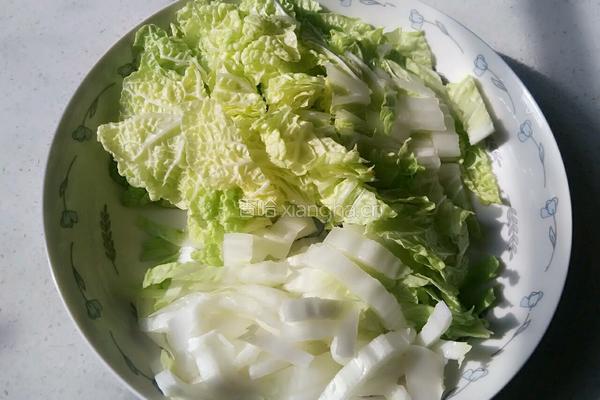蔬菜汤面条的做法图解2