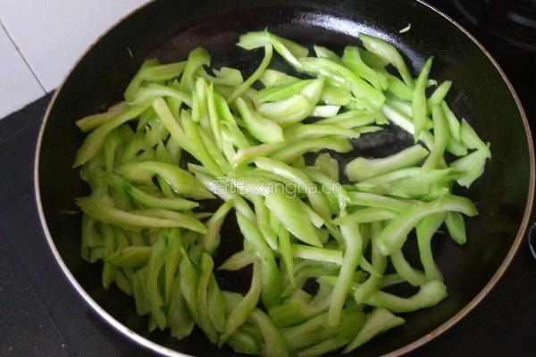辣炒芥菜梗的做法图解5