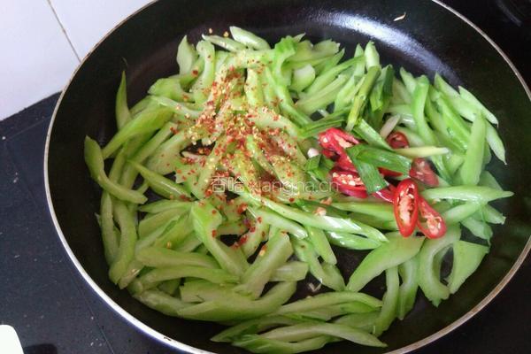 辣炒芥菜梗的做法图解6