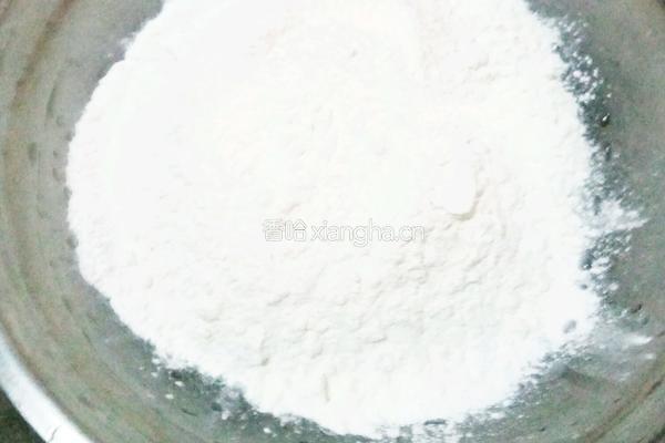 木耳葱花饼的做法图解1