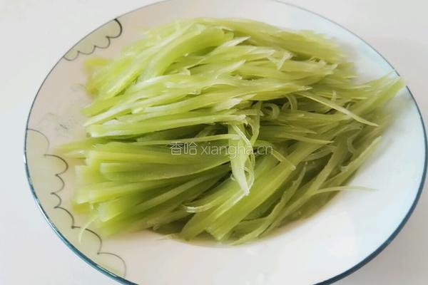 清炒莴笋的做法图解2