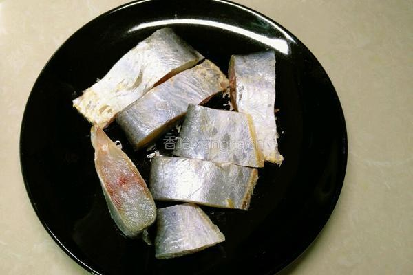 香煎白鳞鱼的做法图解2