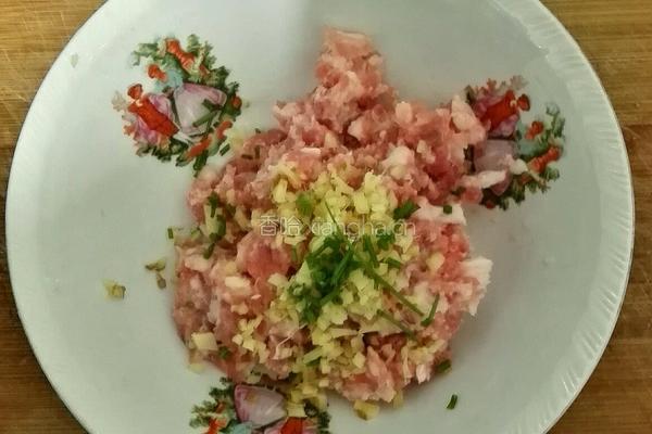 萝卜肉卷的做法图解3