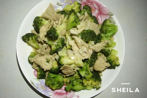 西兰花炒肉的做法图解6