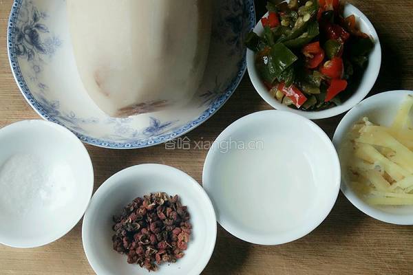 椒香藕片的做法图解1
