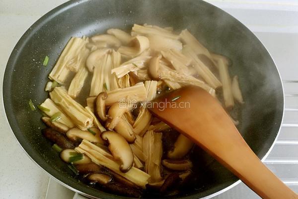 腐竹烧香菇的做法图解8