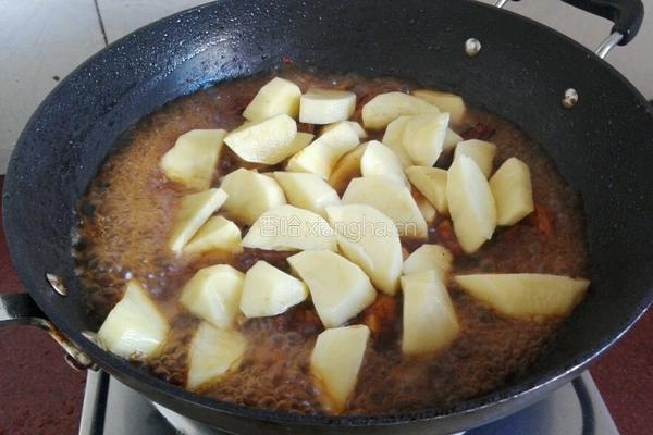 土豆烧鸡的做法图解5