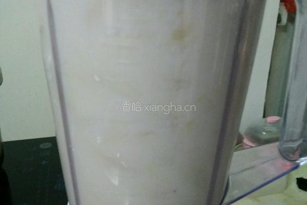 蜂蜜香蕉牛奶的做法图解6